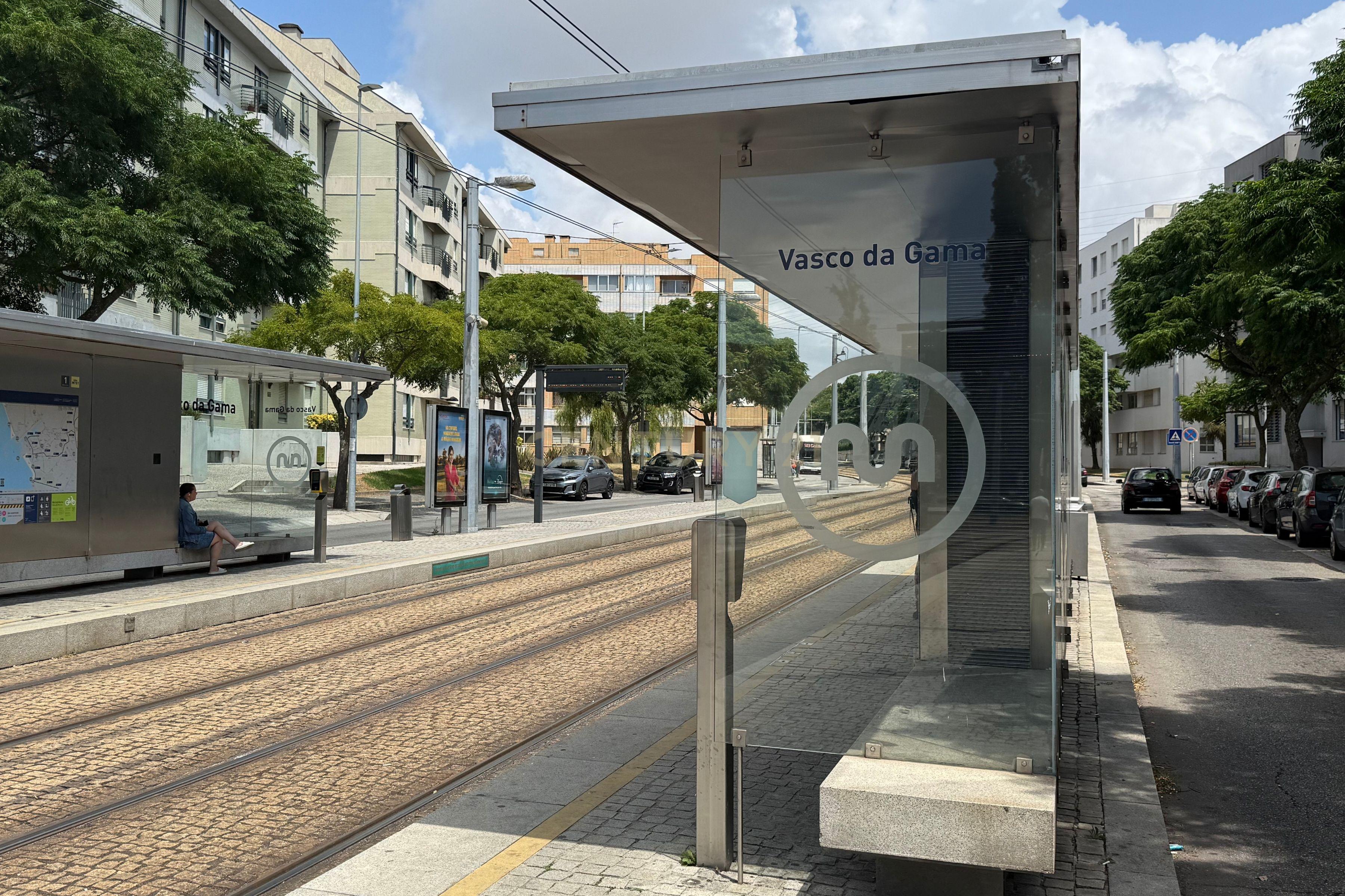 Fotografia 11 de Loja para T1+1 aprovado para habitação, junto ao Metro — oportunidade antes da obra