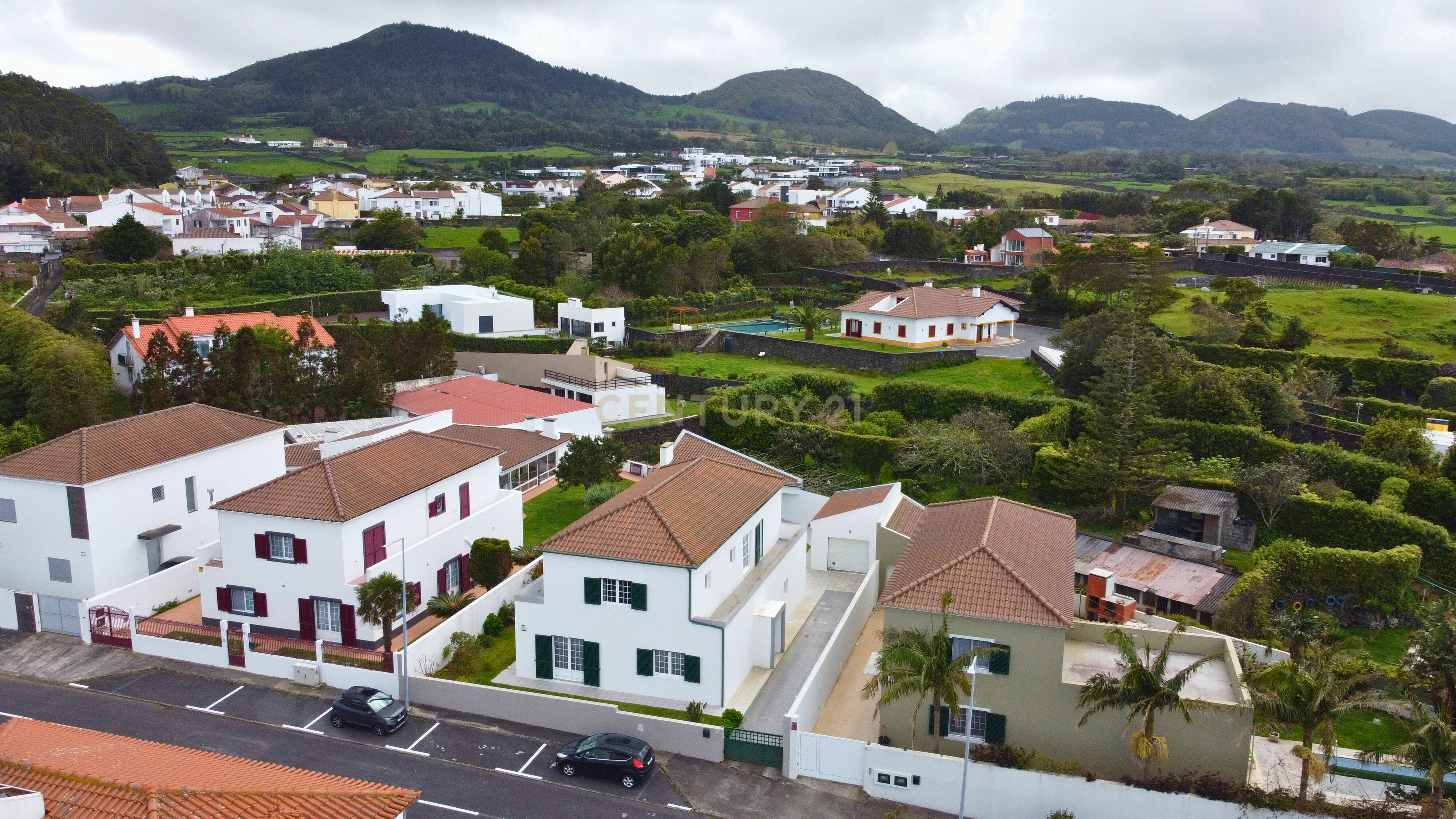 Moradia com Vista Montanha | Pico da Pedra - Image 1