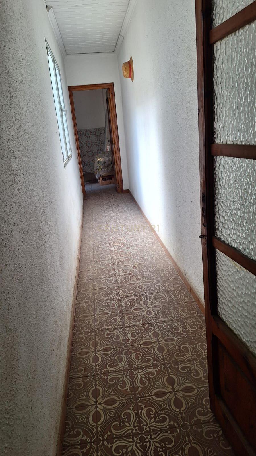 Moradia original para renovar em Benetússer – Localização privilegiada e sem risco de inundação! - Image 21