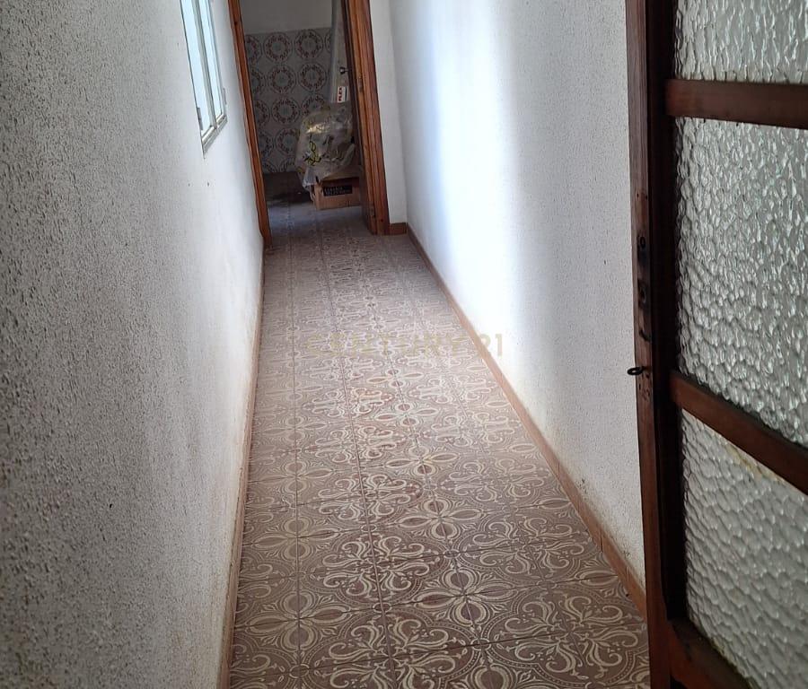 Moradia original para renovar em Benetússer – Localização privilegiada e sem risco de inundação! - Image 21