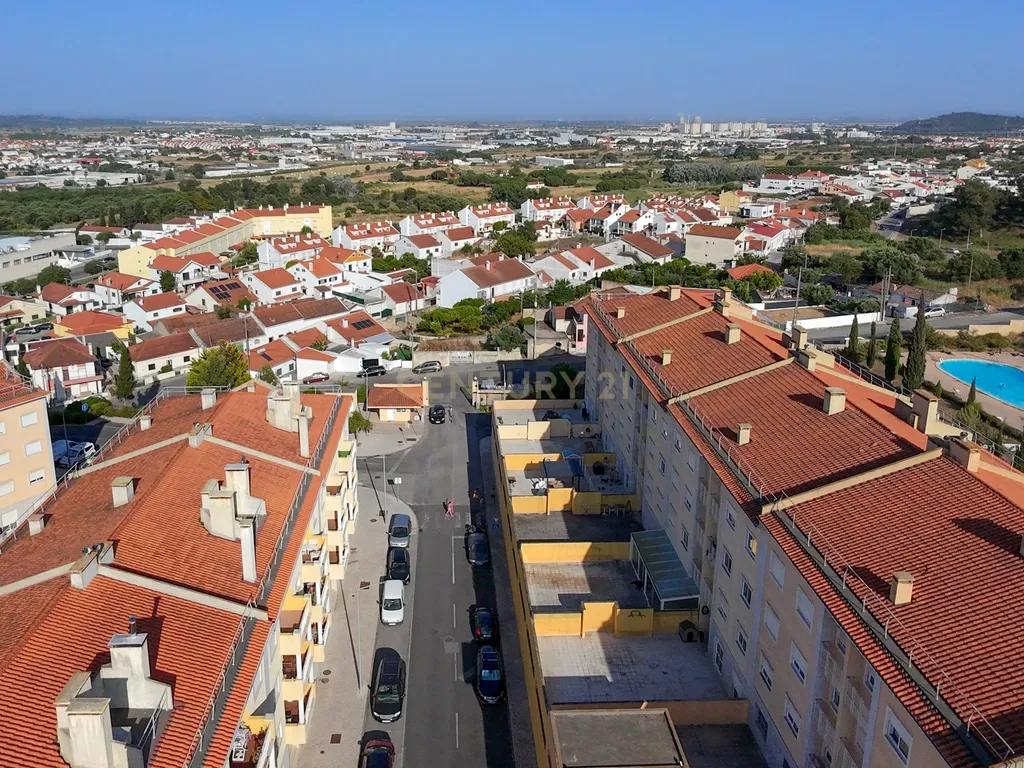 Apartamento T3 Remodelado na Horta dos Vimes - Viva com Conforto e Qualidade em Alenquer. - Image 43