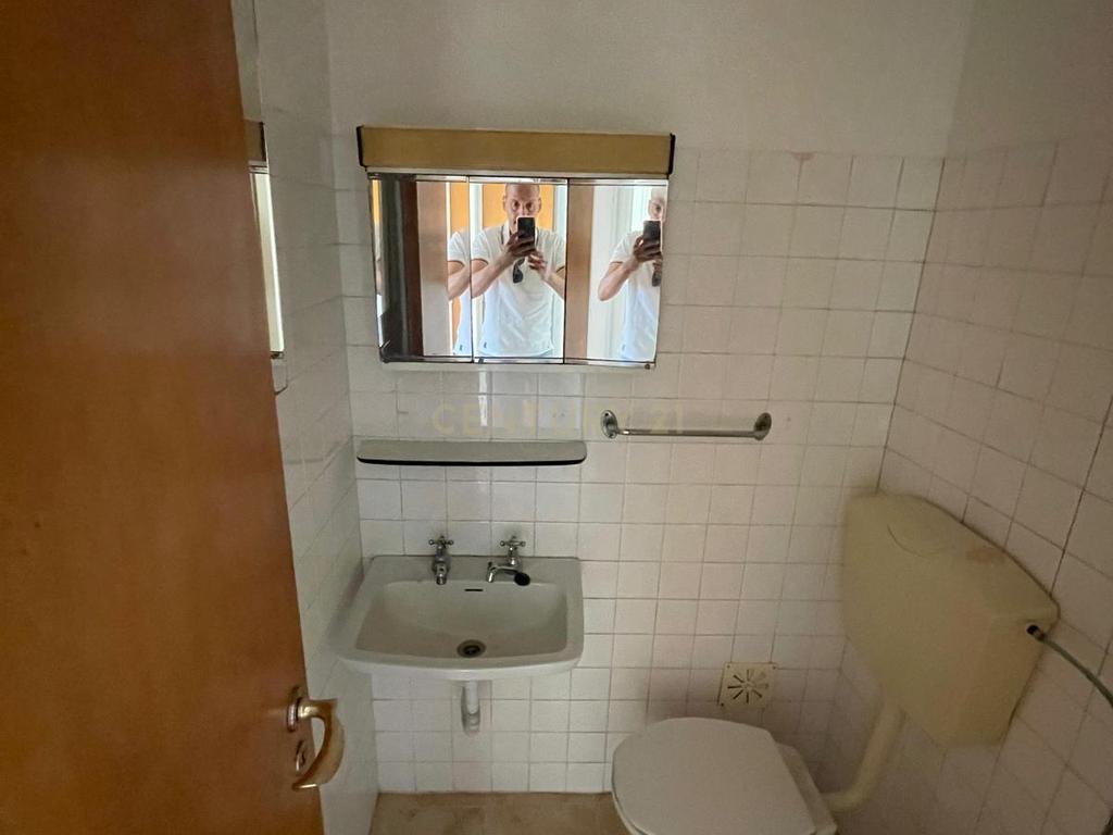 Apartamento T4 em Almada em frente ao metro de superfície! - Image 4