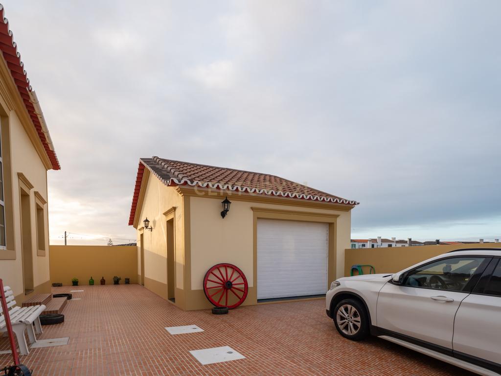 Moradia T4 na Ribeira Seca — Localização Privilegiada na Ribeira Grande - Image 7