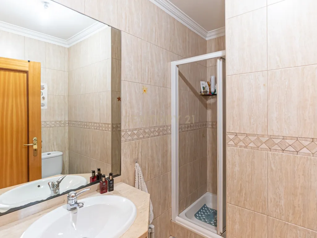 Apartamento T3 com Vista Panorâmica em Canidelo, Vila Nova de Gaia - Image 28