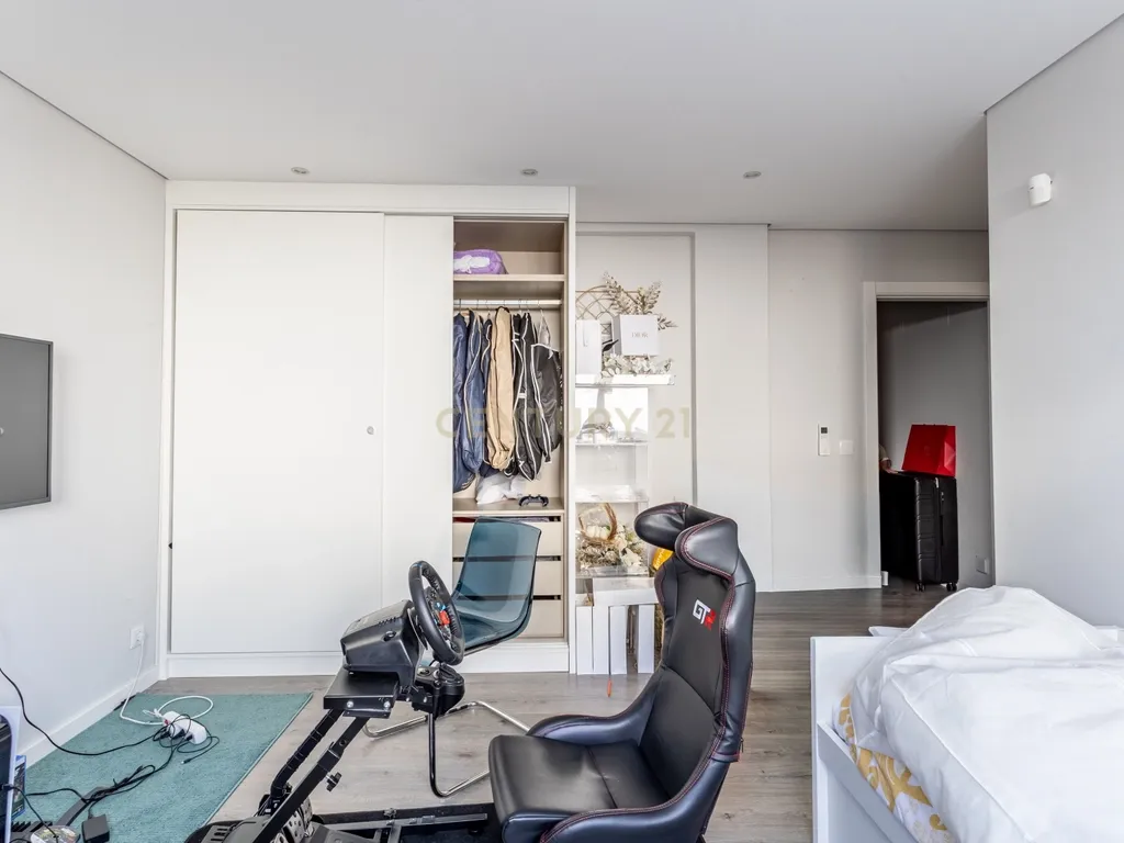 Luxuosa Moradia T5 em Odivelas com Vista Panorâmica - Image 38