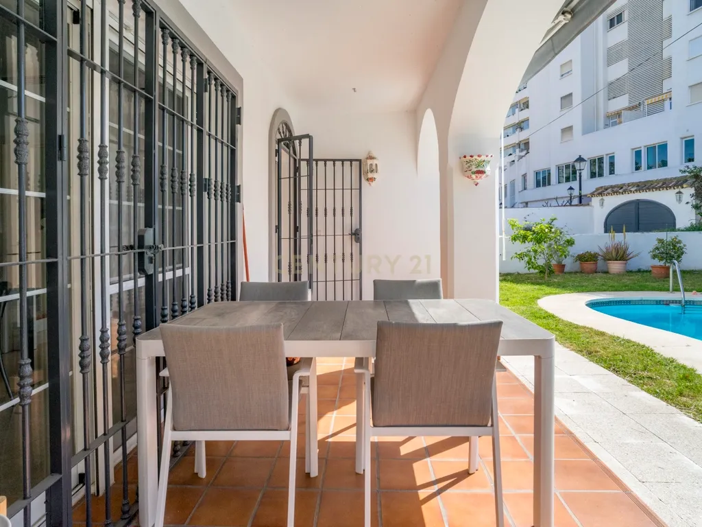 Moradia isolada com piscina privada em Sohail, Fuengirola - Image 28