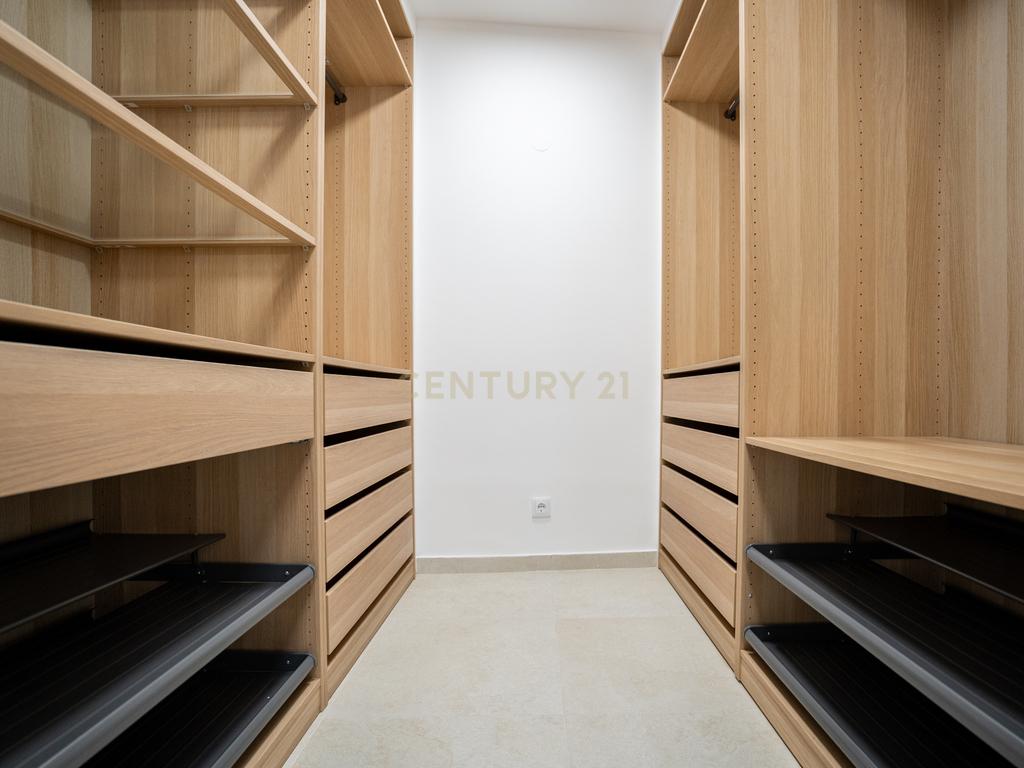 Apartamento T2 RC, Rua do Mato Grosso, Santa Engrácia, São Vicente - Image 13