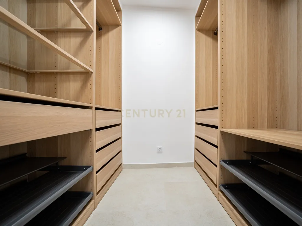 Apartamento T2 RC, Rua do Mato Grosso, Santa Engrácia, São Vicente - Image 13