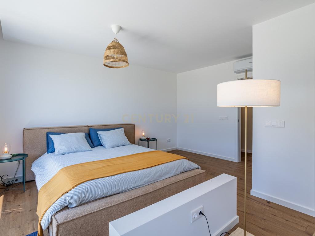 Luxuosa Moradia T4 com Piscina na Lagoa Albufeira, para Arrendamento - Image 22