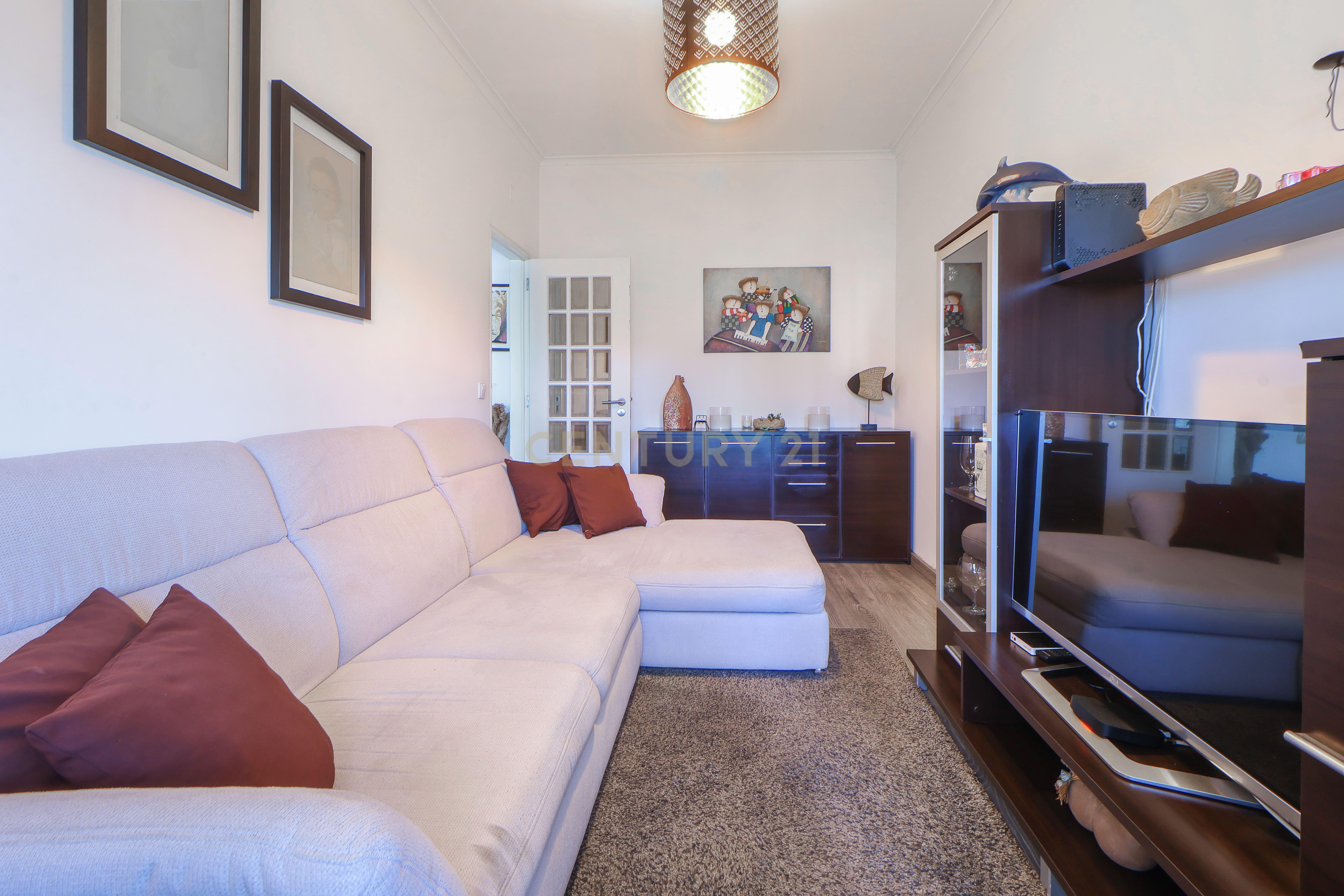 Fotografia 5 de Apartamento T2 em zona central inserido em prédio com 2 elevadores | Praceta da Meia Laranja, Setúbal