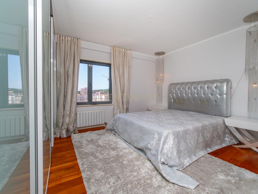 Apartamento T2 de Luxo Mobilado para arrendamento no Condomínio Pateo Central - Image 33