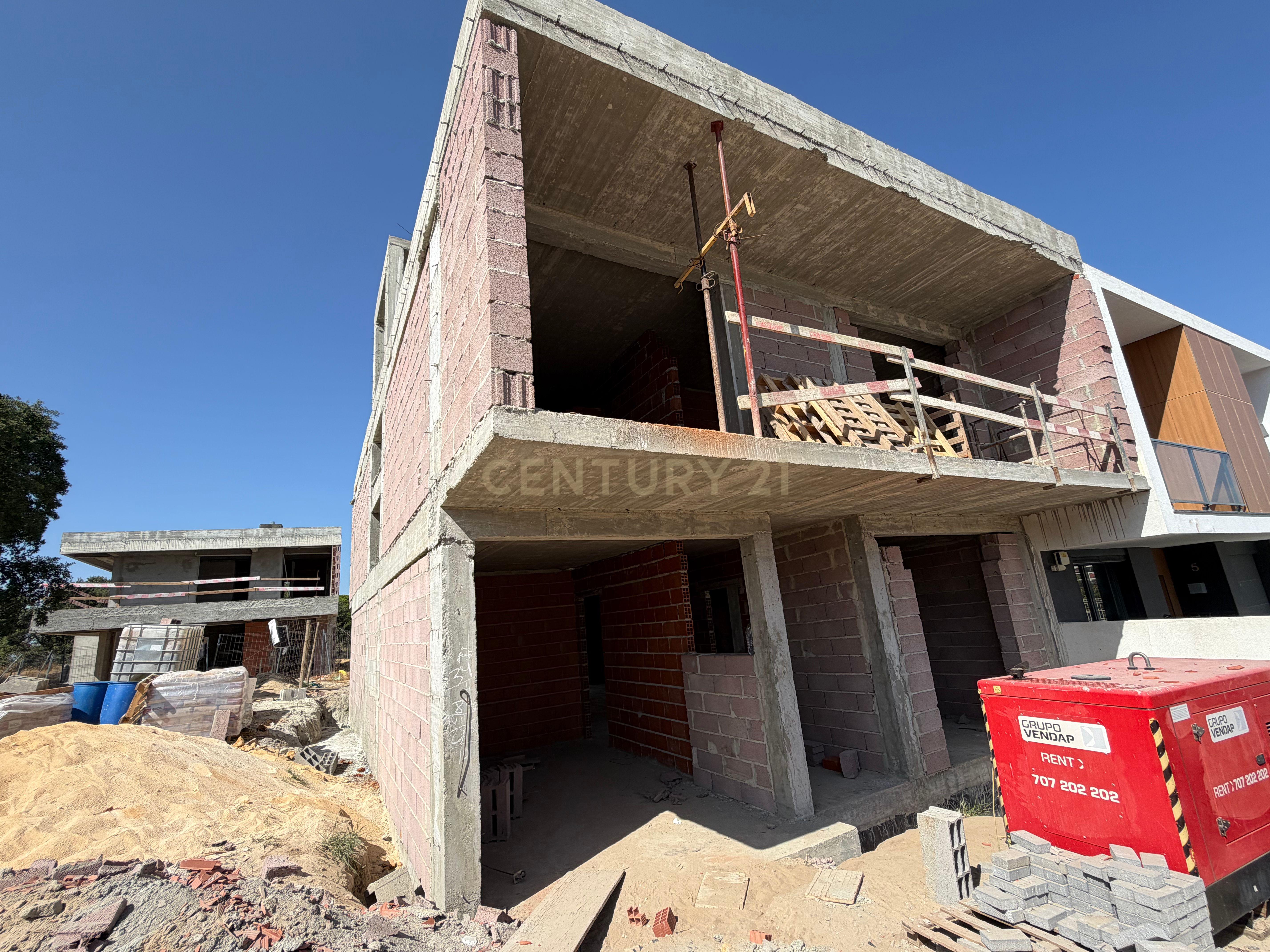 Fotografia 5 de Moradia Geminada T4 de Luxo com Piscina  Nova Construção