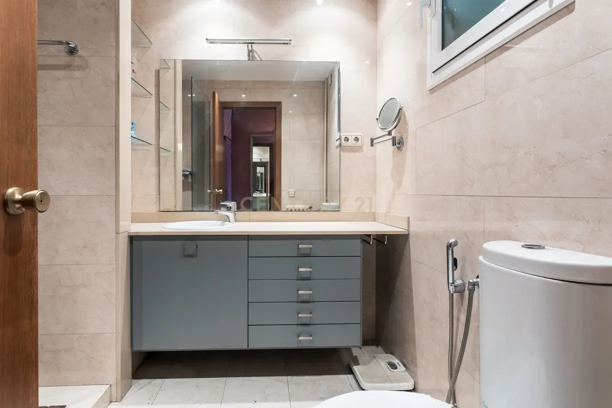  - Image 8