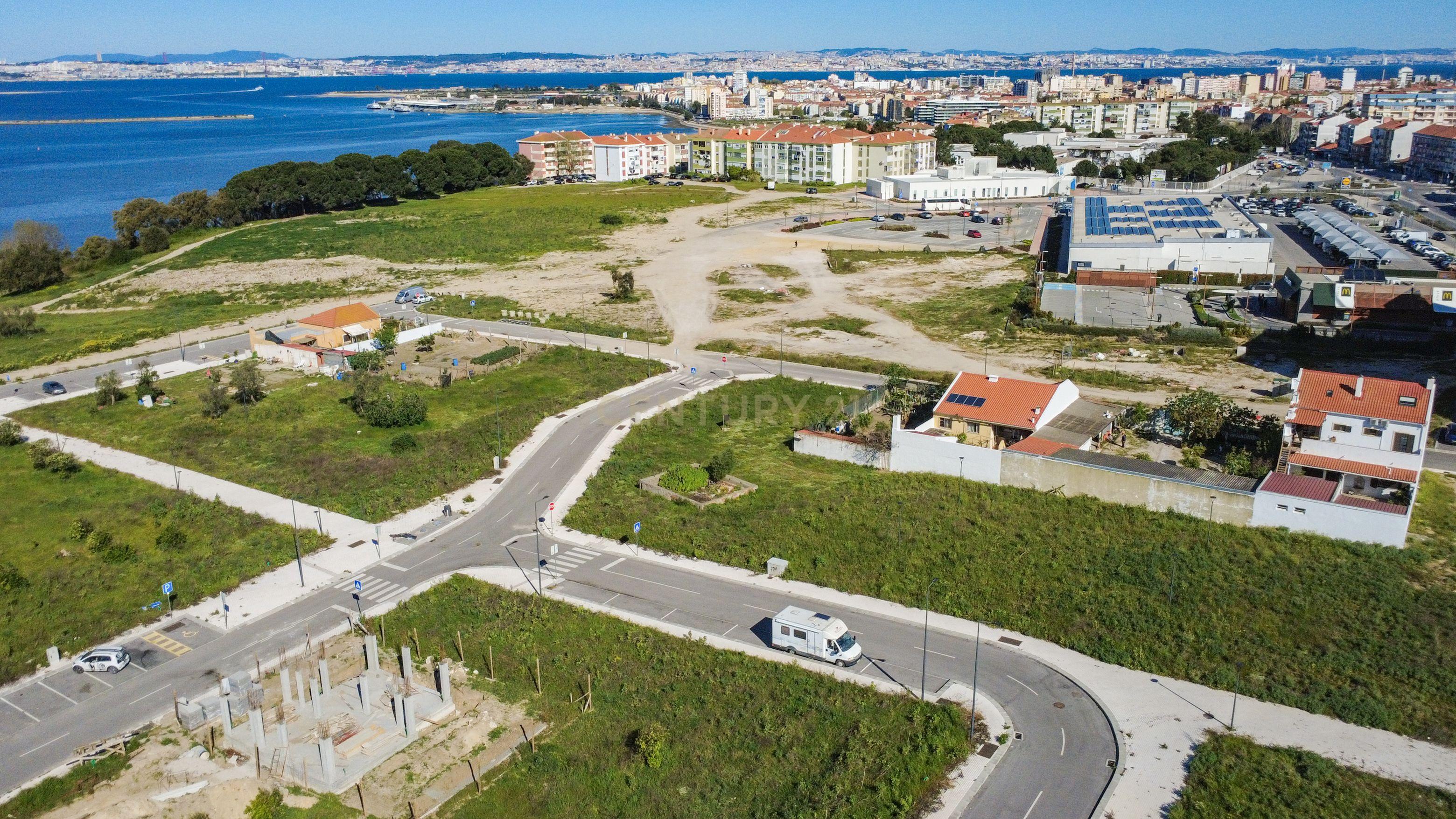 Fotografia 9 de Terreno Urbano em Barreiro