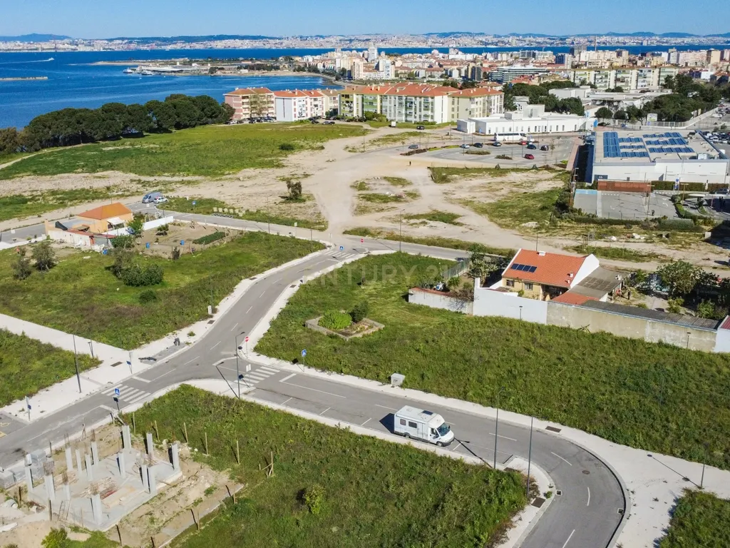 Terreno Urbano em Barreiro - Image 9