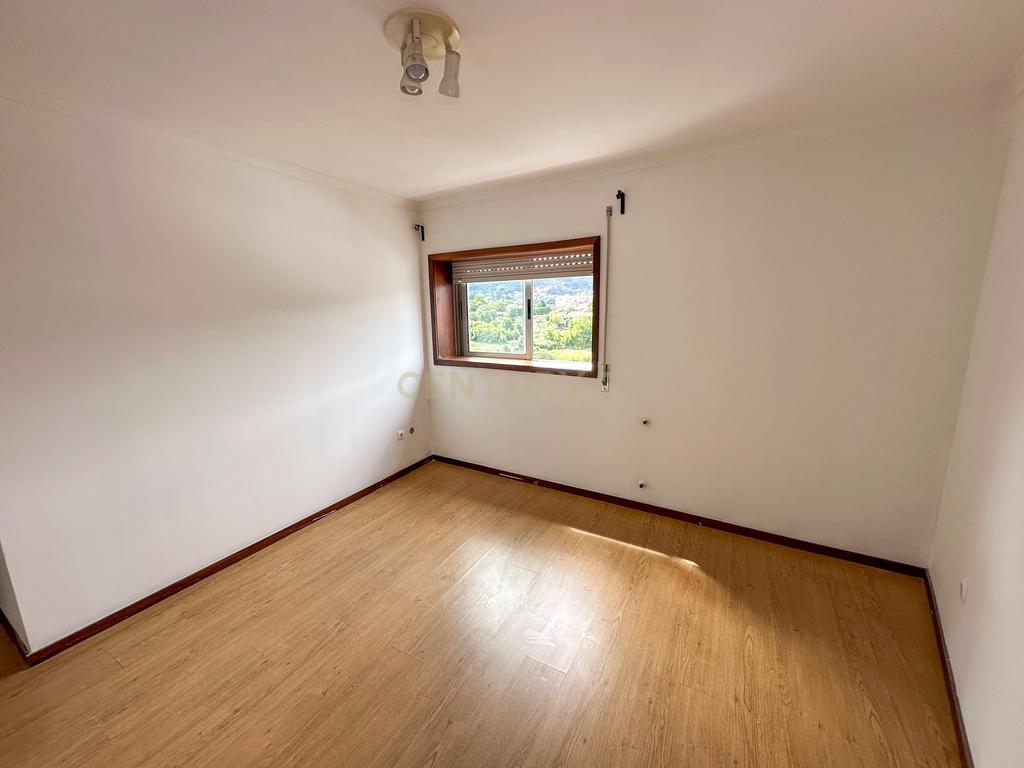 T2 ultimo piso junto ao centro- paredes - Image 17