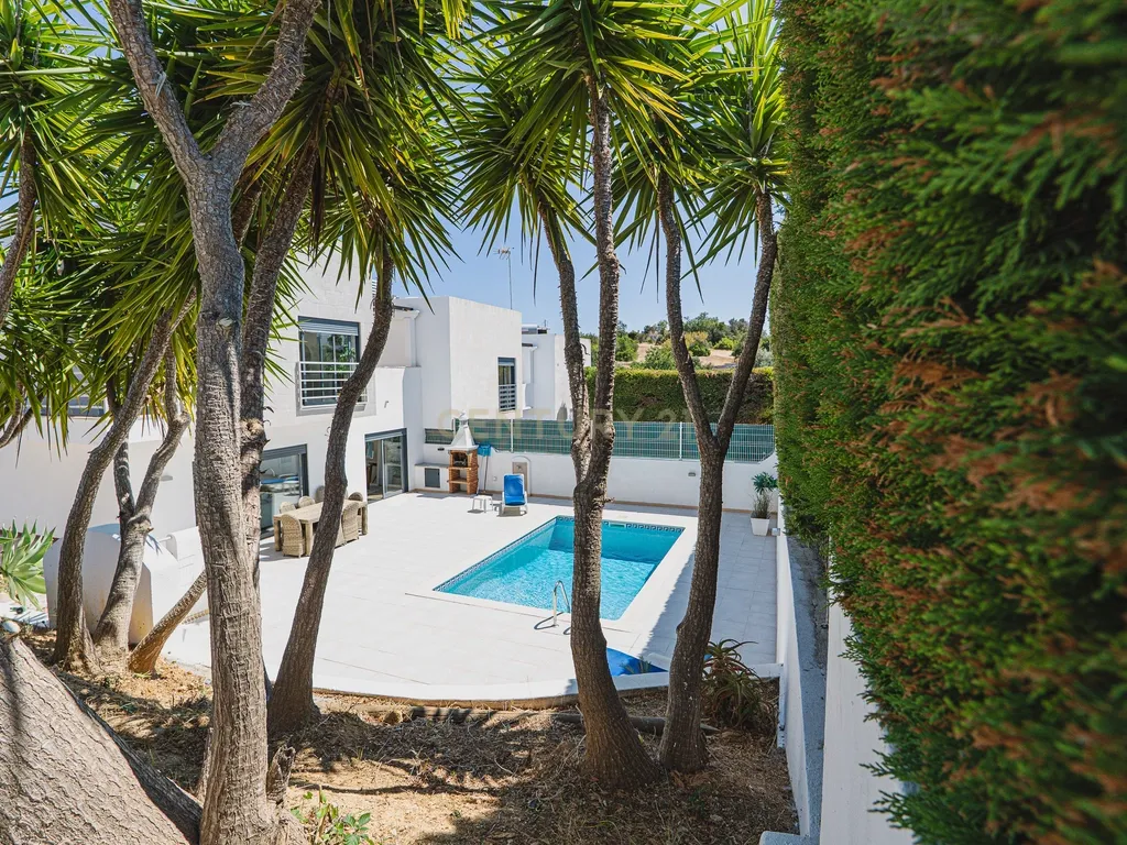 Moradia com 3 Quartos com Piscina - Urbanização Quinta do Rogel - Alcantarilha - Algarve - Image 33