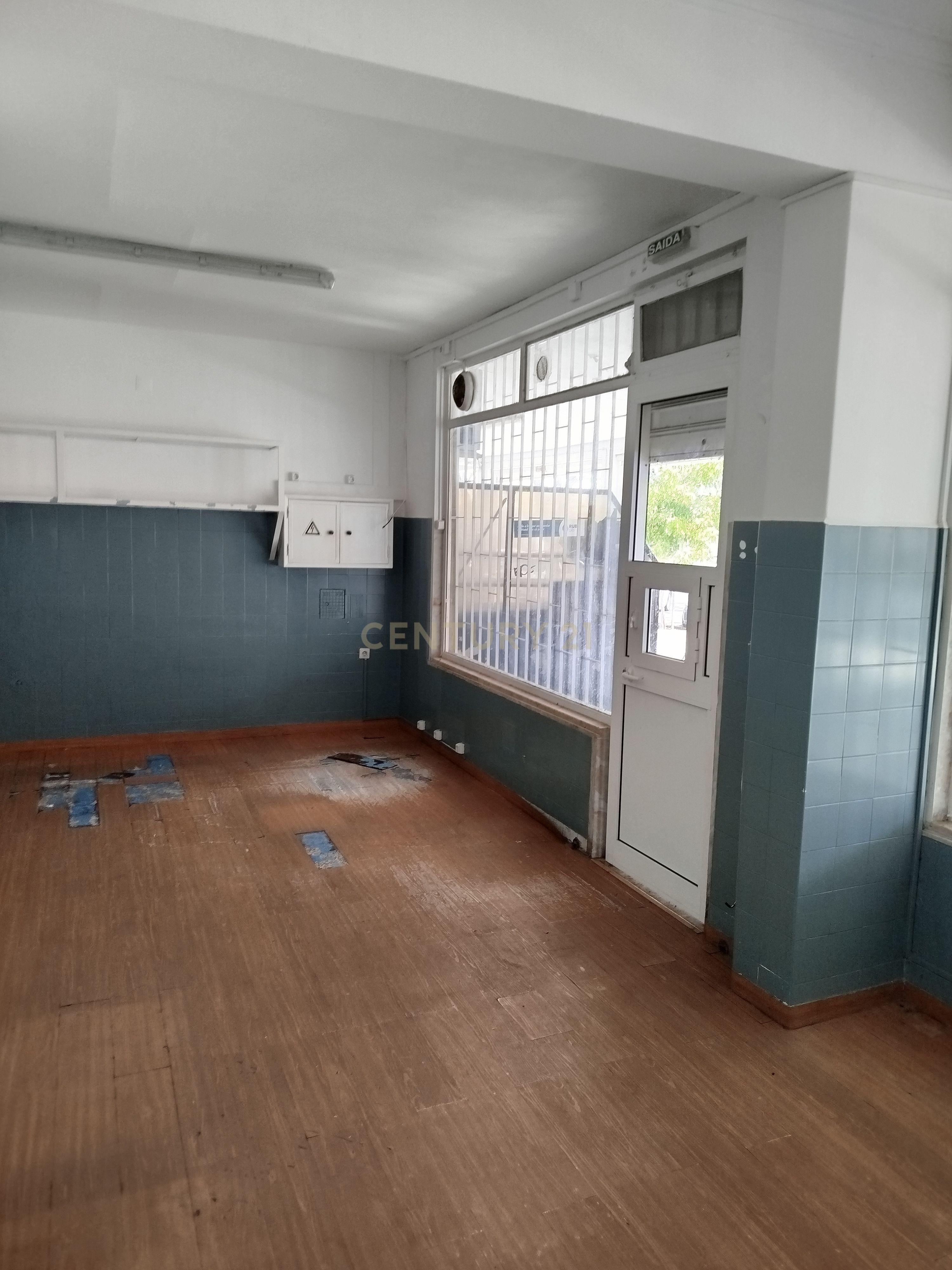 Fotografia 5 de Loja com 25 m2 na Rebelva/Carcavelos