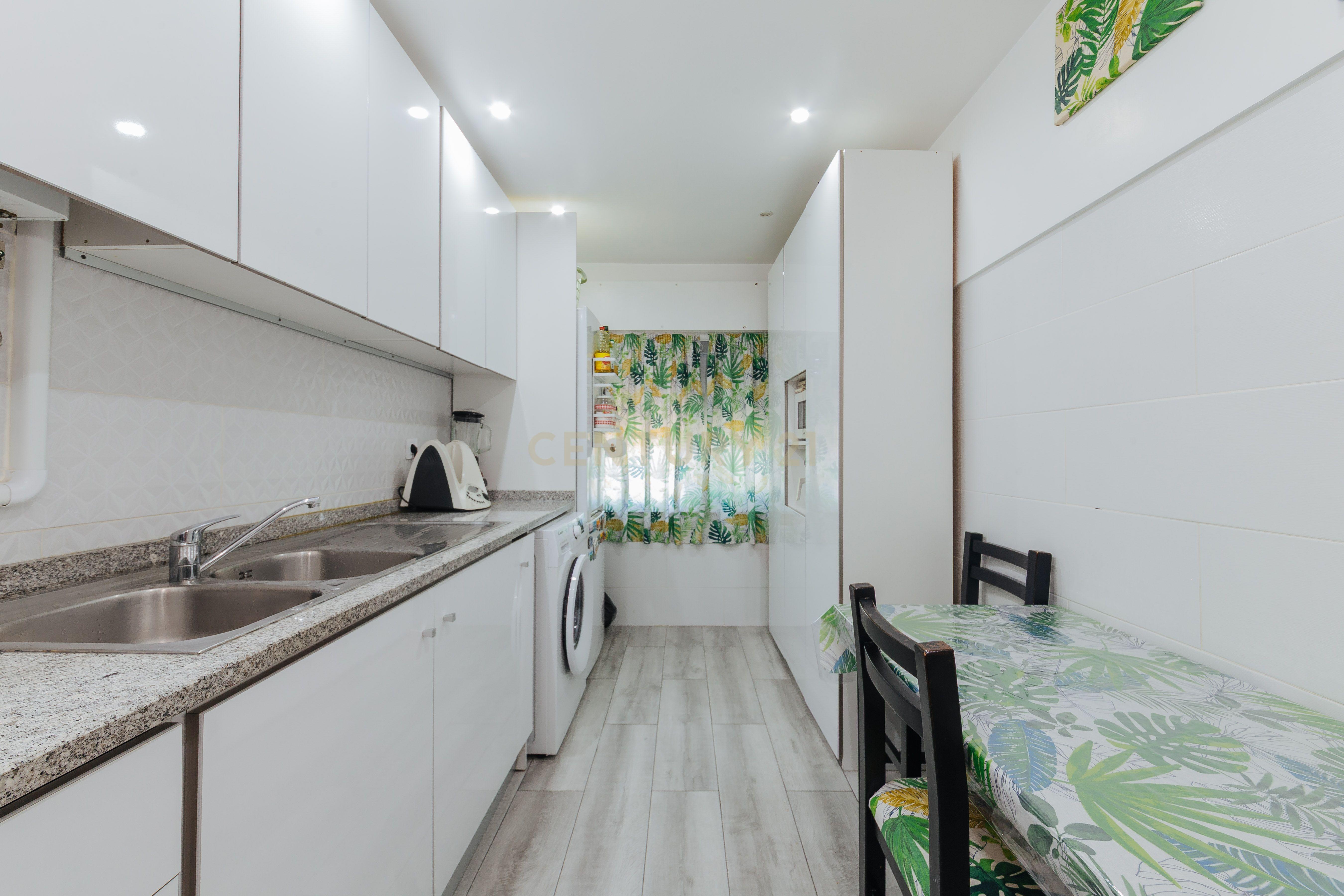 Fotografia 9 de Apartamento T2 Remodelado em Sacavém