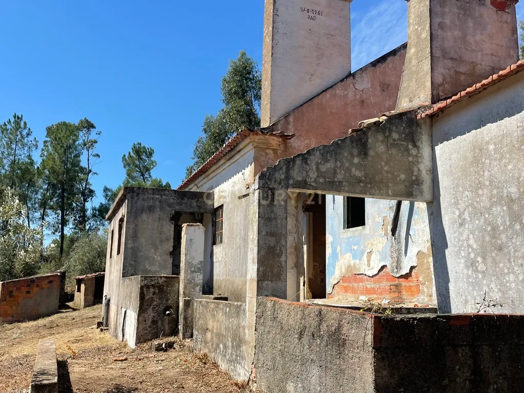 Casa para Recuperar em Vilelas, Martinchel Abrantes - Image 2
