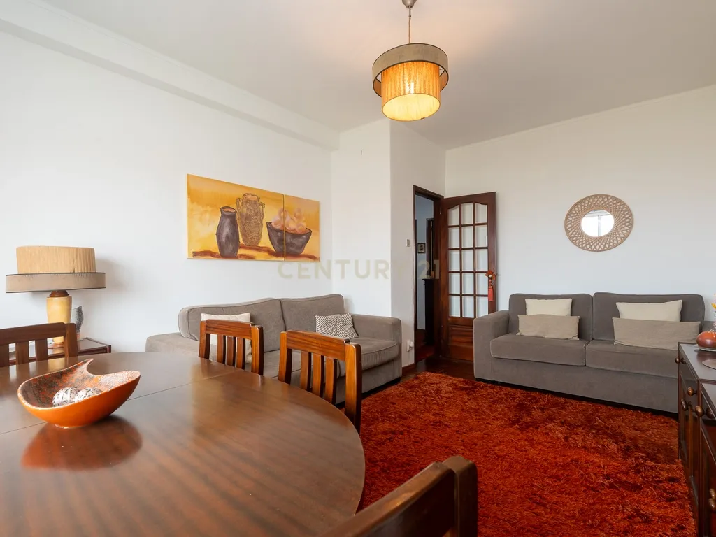 T2 no coração de Peniche | Rua Garrett | Oportunidade para viver ou rentabilizar🚨🚨🚨 - Image 2