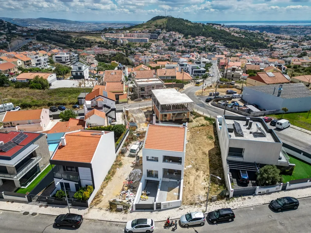 Moradia T4+1 em Caneças - Image 77