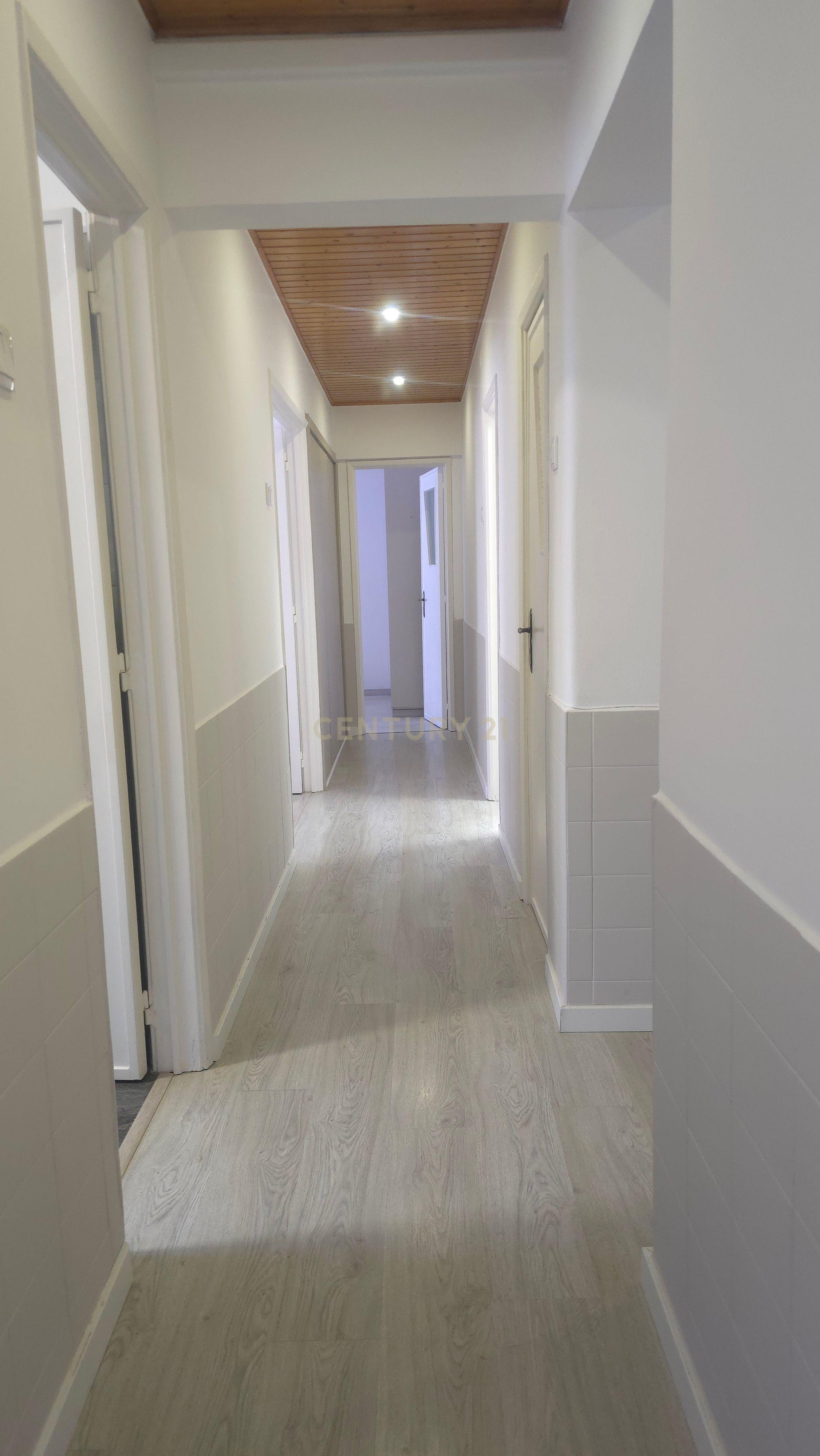 Fotografia 7 de Apartamento T2 em Odivelas - Zona central