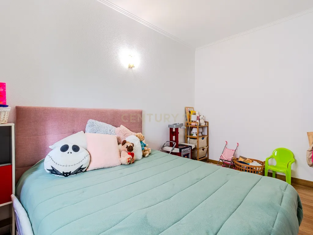 Apartamento T1+2 com Terraço Amplo em Albufeira - Image 28