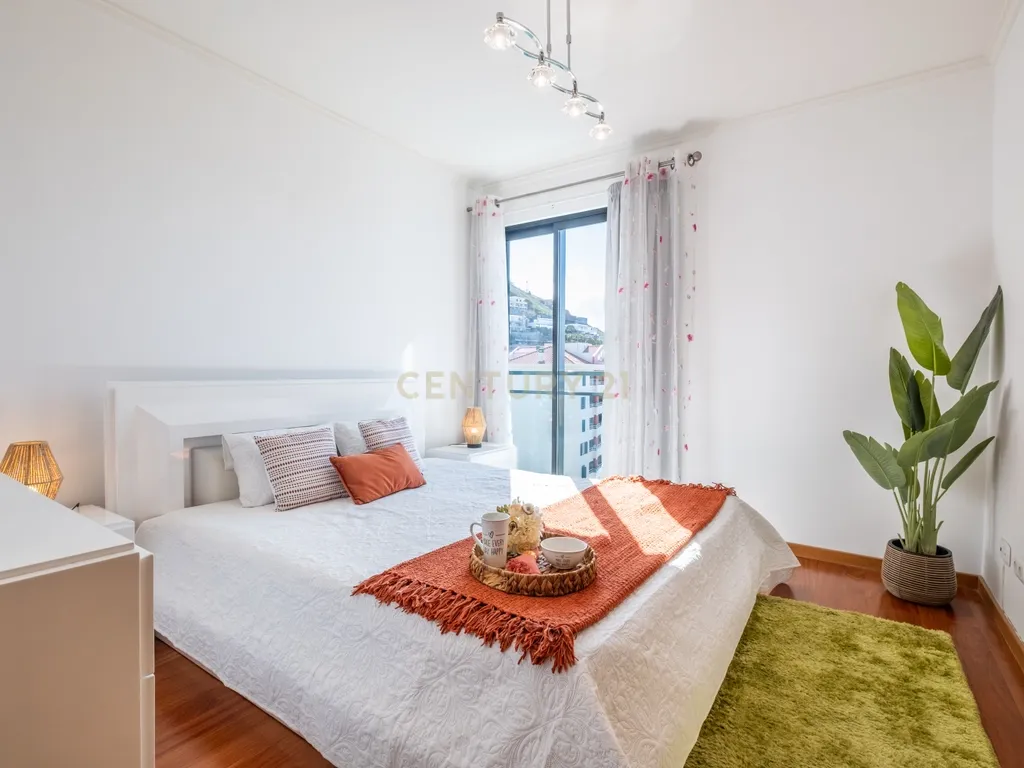 Penthouse com Vista Mar em Funchal, Madeira - Image 10
