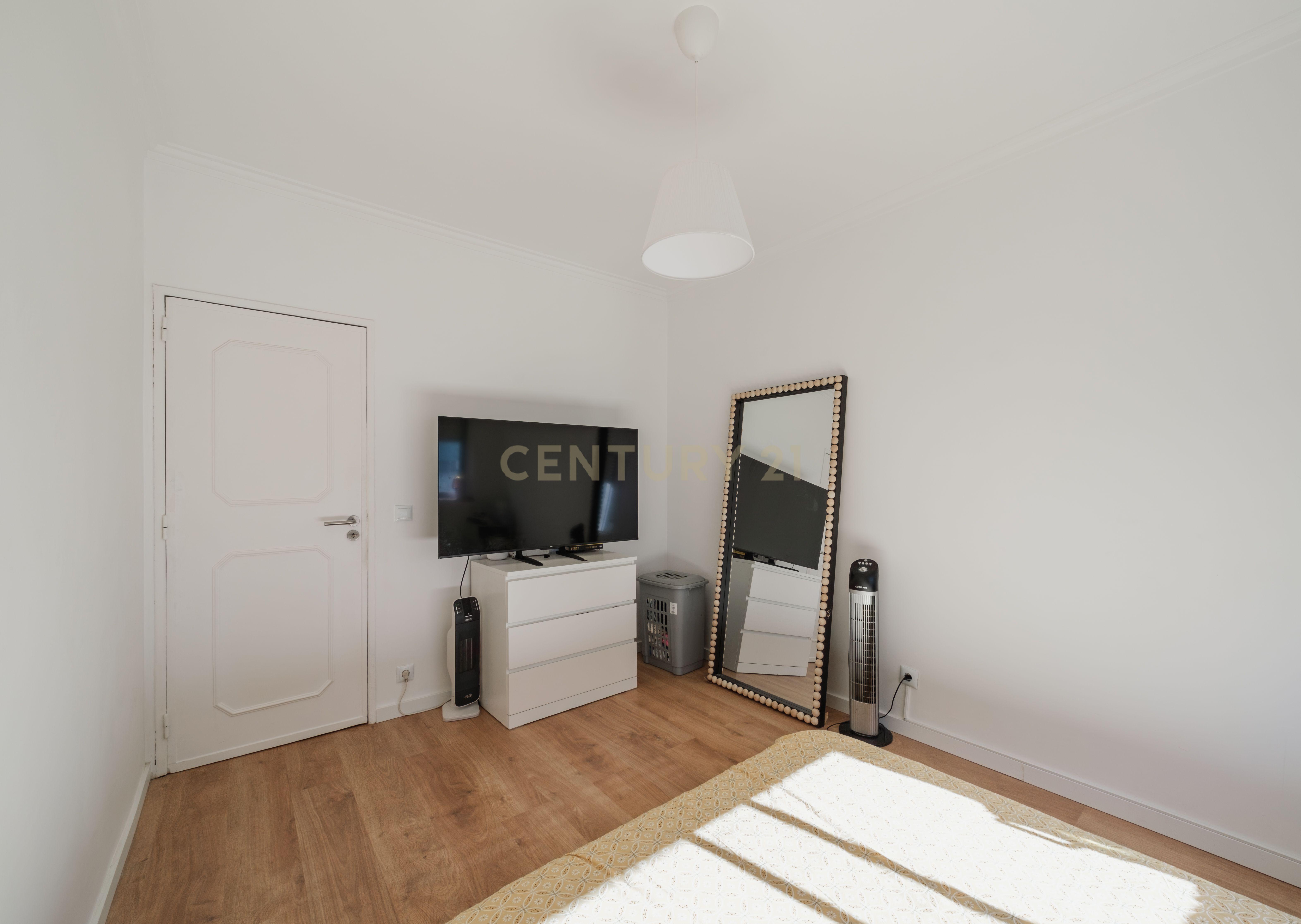 Apartamento T2 à venda em Mina de Água, Amadora — foto 13