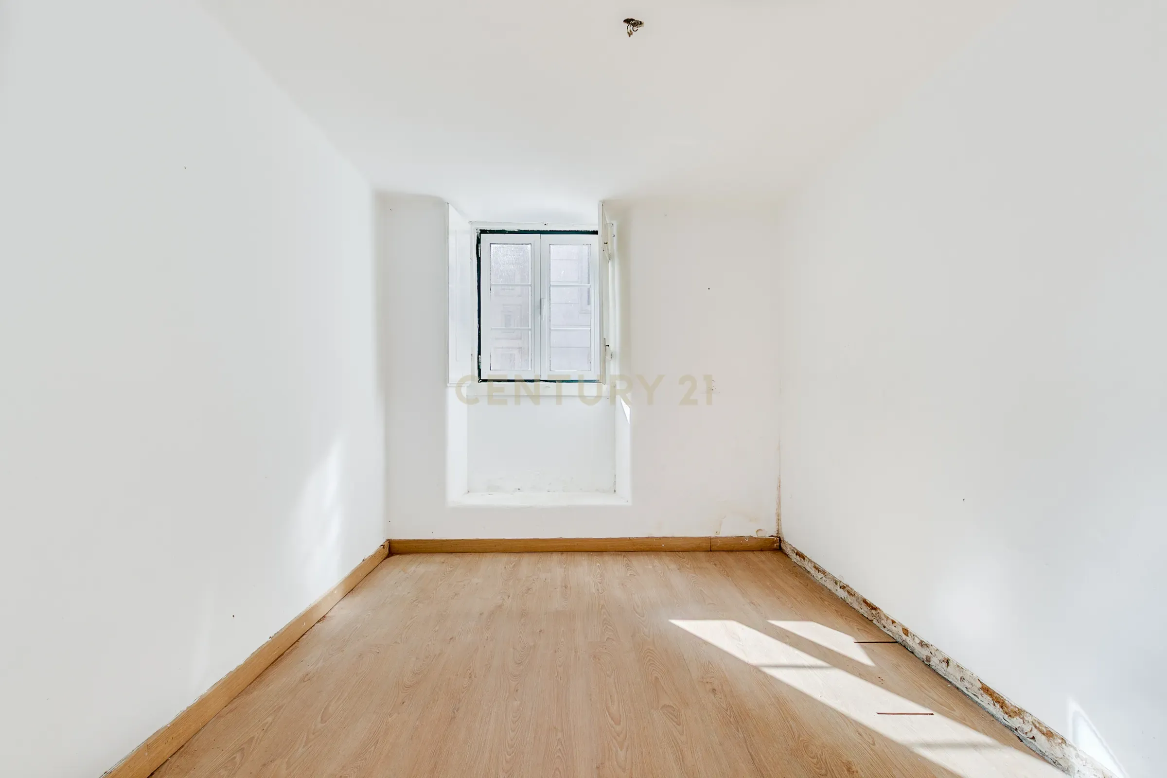 Apartamento no Coração do Príncipe Real – Lisboa - Image 11
