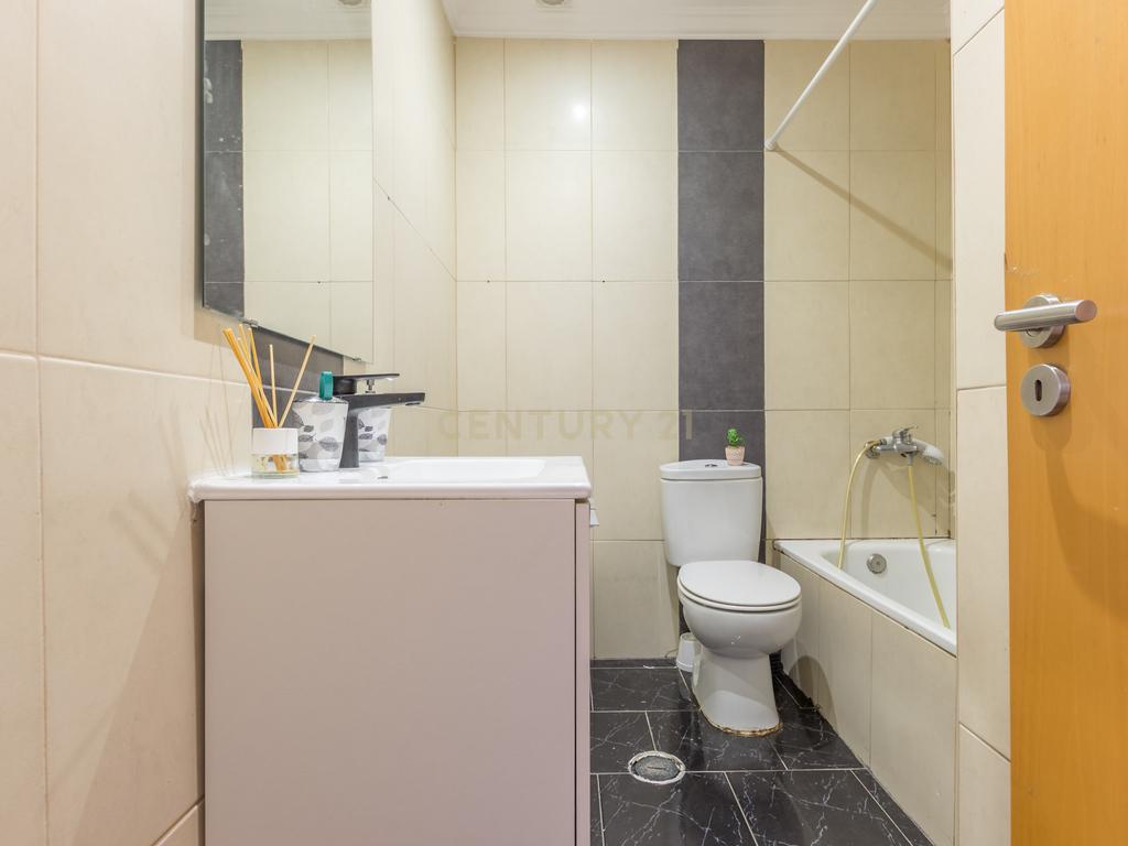Apartamento T3 Av. Bocage no Barreiro - Image 9