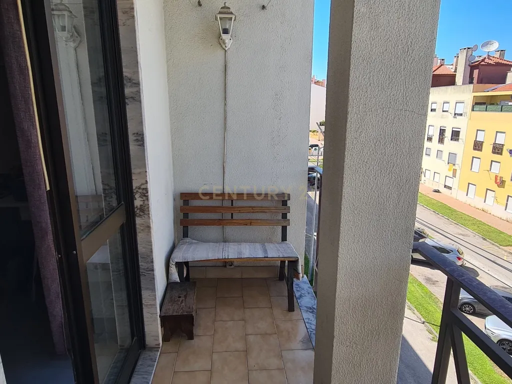 T3 Espaçoso em Excelente Localização- Quinta do Conde - Image 16