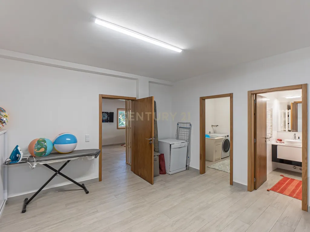 Fantástica moradia T4 de Luxo com piscina em Valongo - Image 45