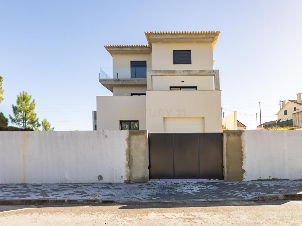 Carisma e boas áreas na sua Moradia Nova T4 Suites!!! no Pinhal do General - Image 14