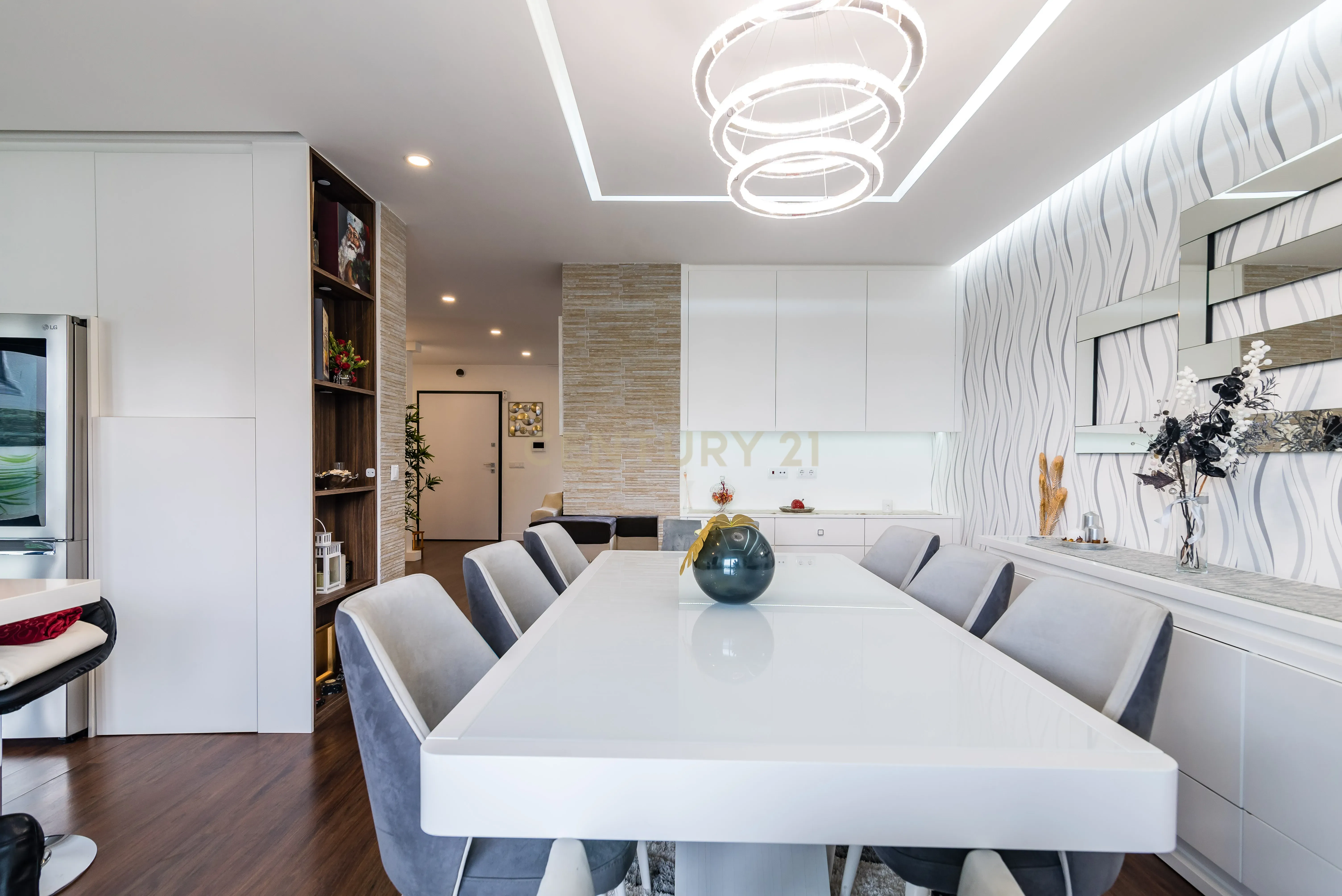Luxuosa Moradia T3 com Vista Panorâmica em Loures, Lisboa para investimento! - Image 30