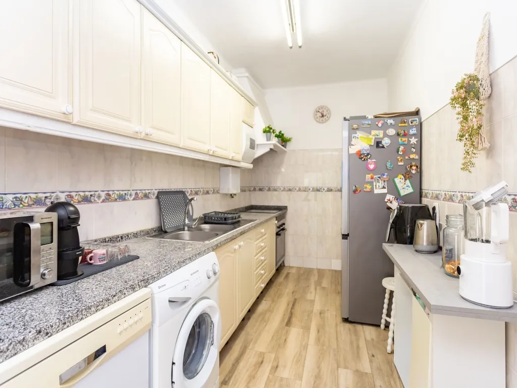 Apartamento T2(+1) Renovado com Logradouro de 100m² – Pronto a Habitar (Mobilado e Equipado) em Paio Pires - Oportunidade Única! - Image 20