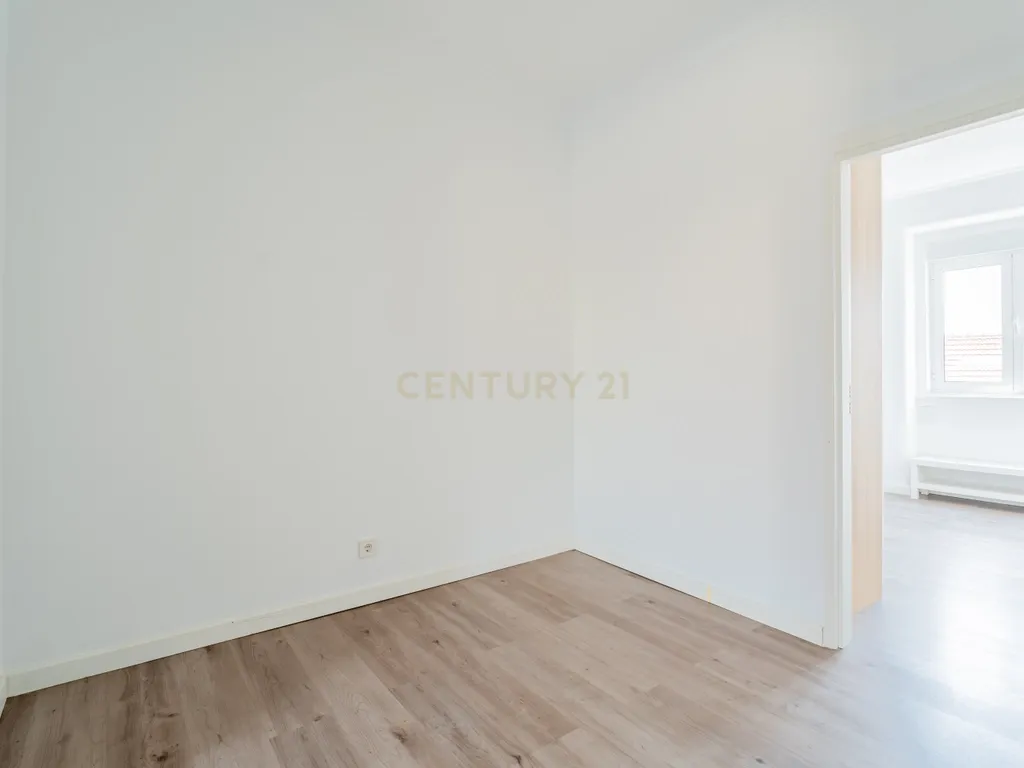 Apartamento T1 Remodelado na Penha de França – Lisboa - Image 7