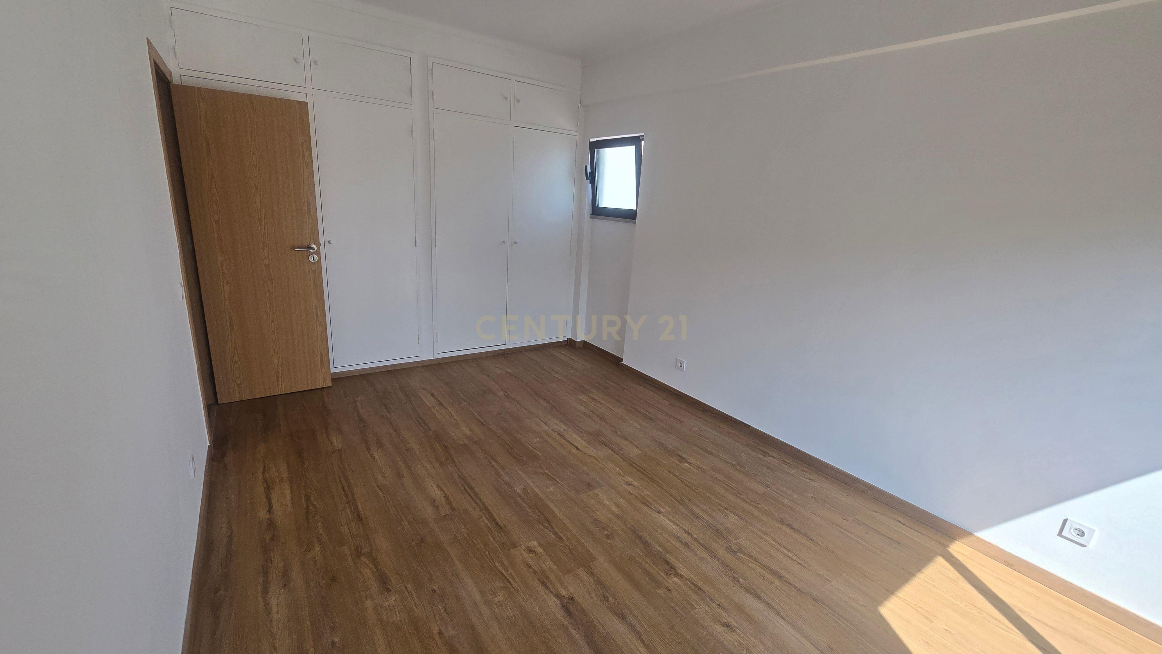 Fotografia 12 de Apartamento T3 Totalmente Remodelado para Arrendamento | Bairro do Liceu | Setúbal