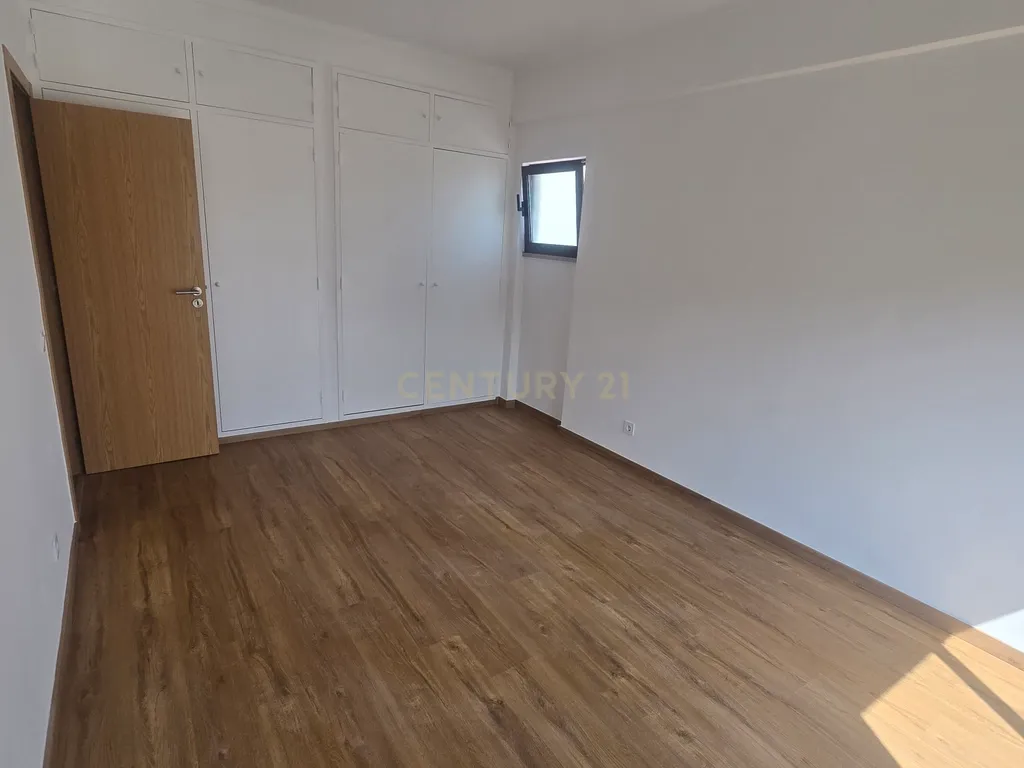 Apartamento T3 Totalmente Remodelado para Arrendamento | Bairro do Liceu | Setúbal - Image 12