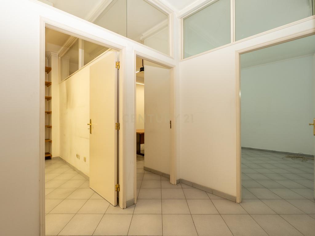 **Fantástica loja de dois pisos em Linda a Velha** - Image 26