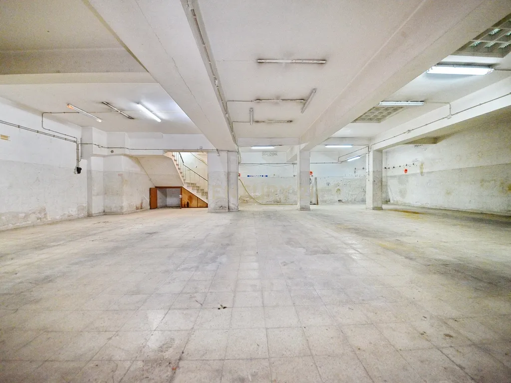 Espaço Comercial na Av. Defensores de Chaves, em Lisboa - Image 13