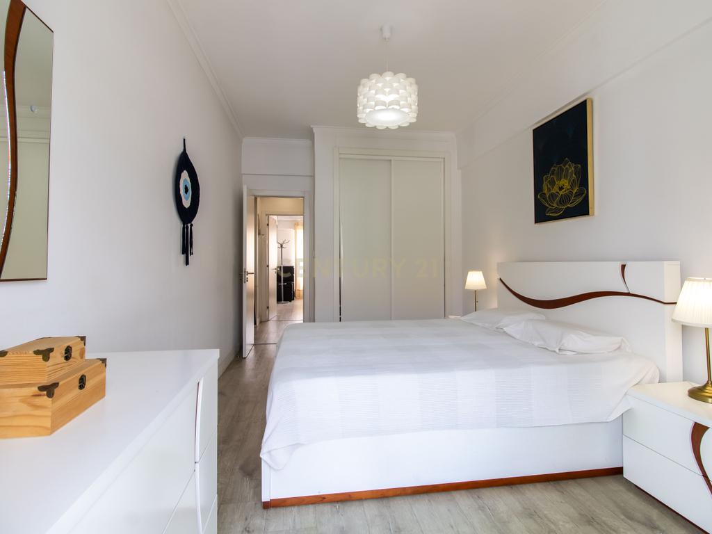 Apartamento T2 , com varanda e arrecadação , perto do metro -  Odivelas - Image 8
