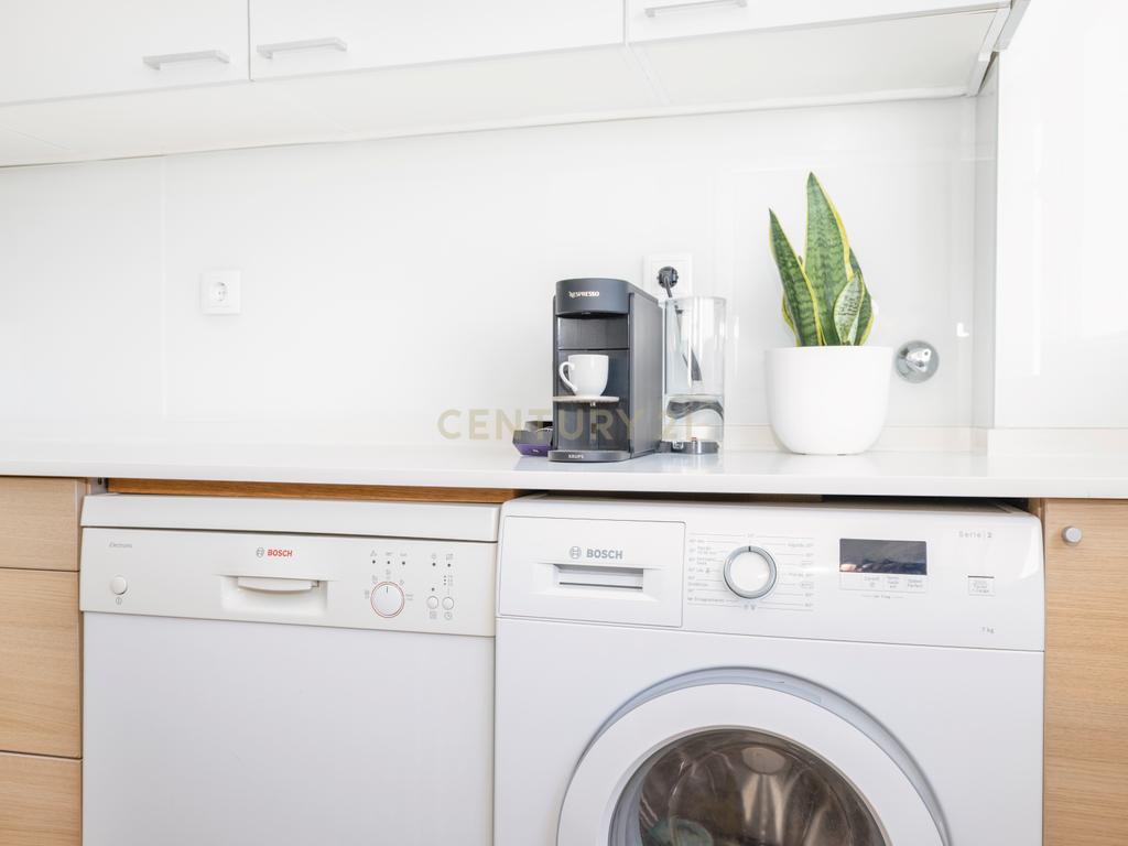 Apartamento T1 + Escritório totalmente remodelado - Image 13