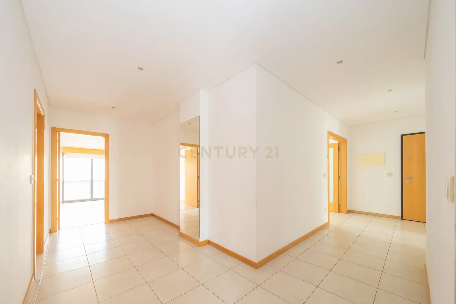 Fotografia 12 de Apartamento T3 com Varandas, Garagem e Parqueamento, na Vila Serena, Pinhal Novo