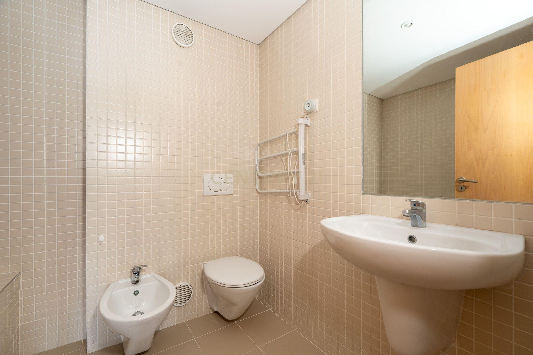 Excelente Apartamento T2 em Braço de Prata - Image 22
