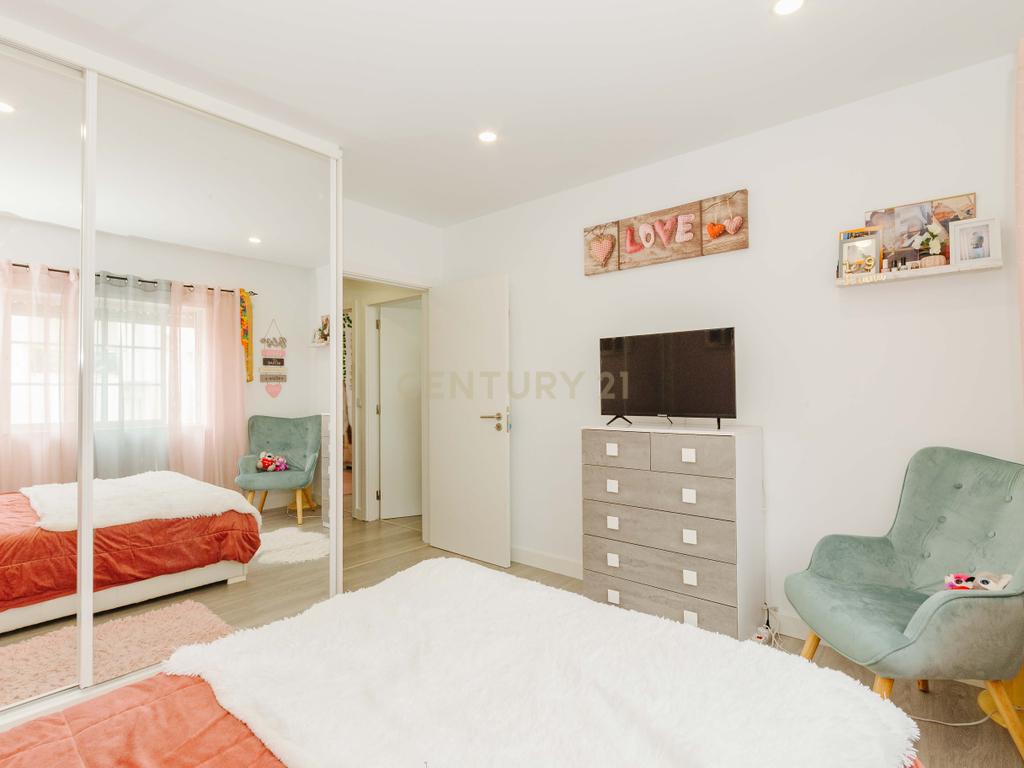 Apartamento T3 totalmente remodelado  - Image 11