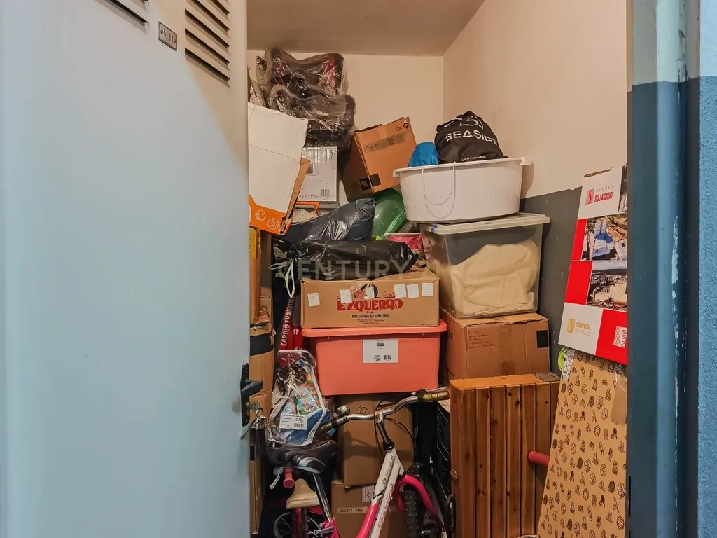Apartamento T2 com Garagem e Arrumos — Coronado, São Mamede - Image 31