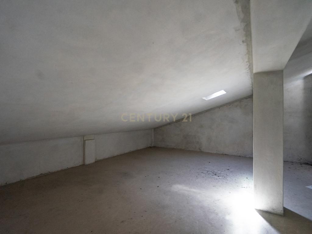 Apartamento T3 Duplex + Garagem em Coimbra - Image 48
