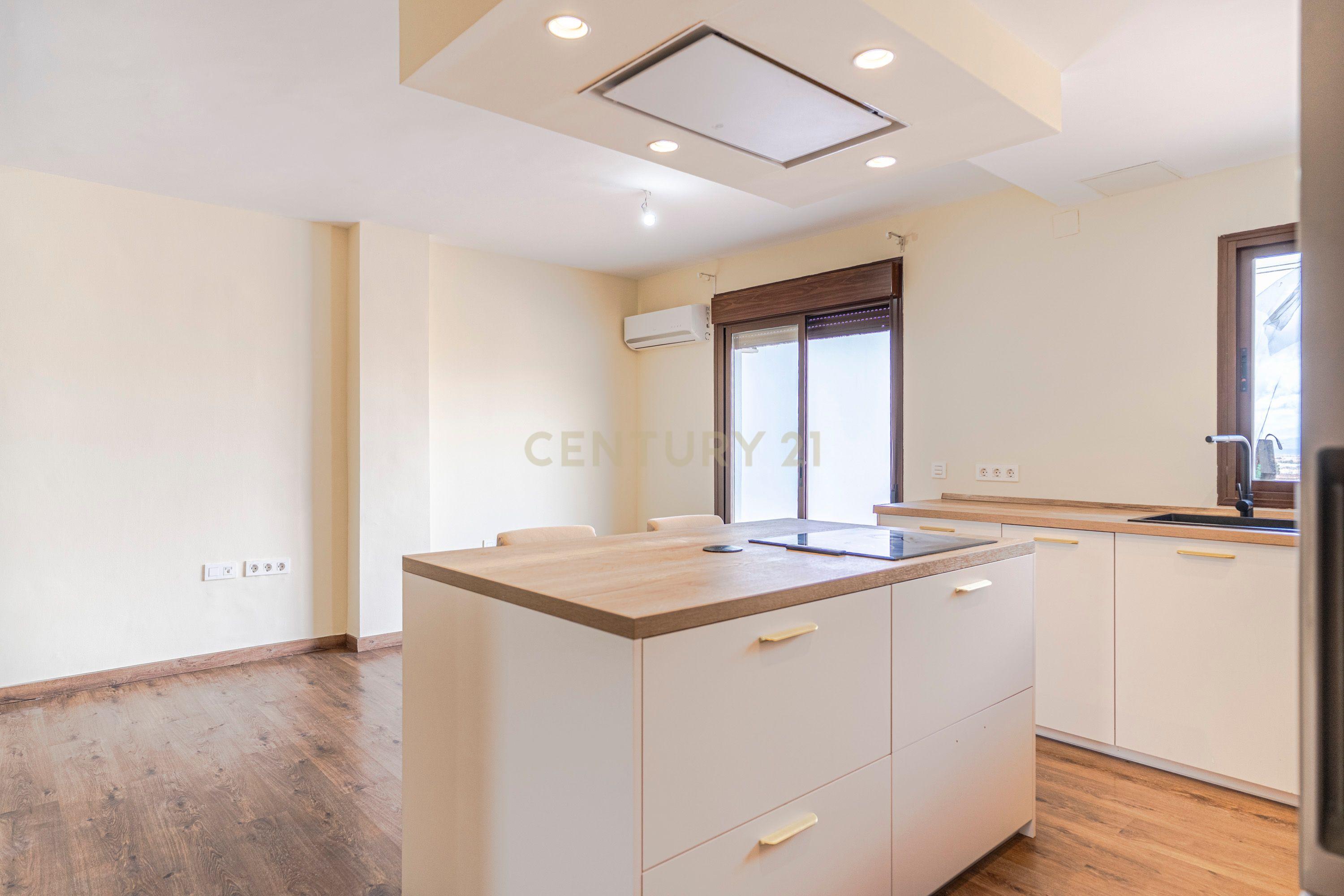 Apartamento T2 Moderno com Terraço e Vista em Granada - Image 11